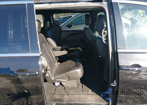 2025 Chrysler Pacifica Select z USA, uszkodzony, nr VIN 2C4RC1BG2SR577037